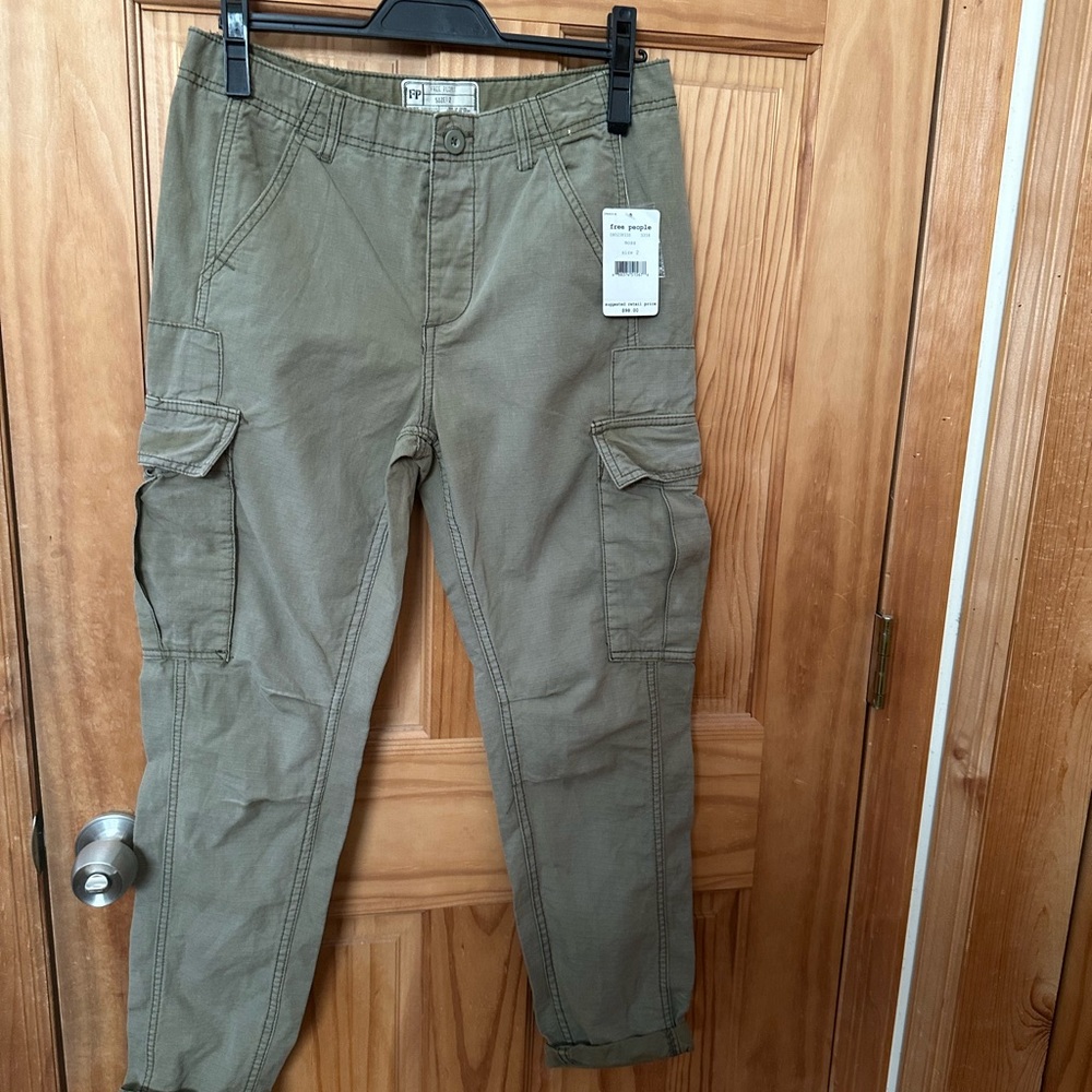 FREE PEOPLE  Olive Green Cargo nwt 
1-size 2 - inseam 28” / size 4. - inseam 28”